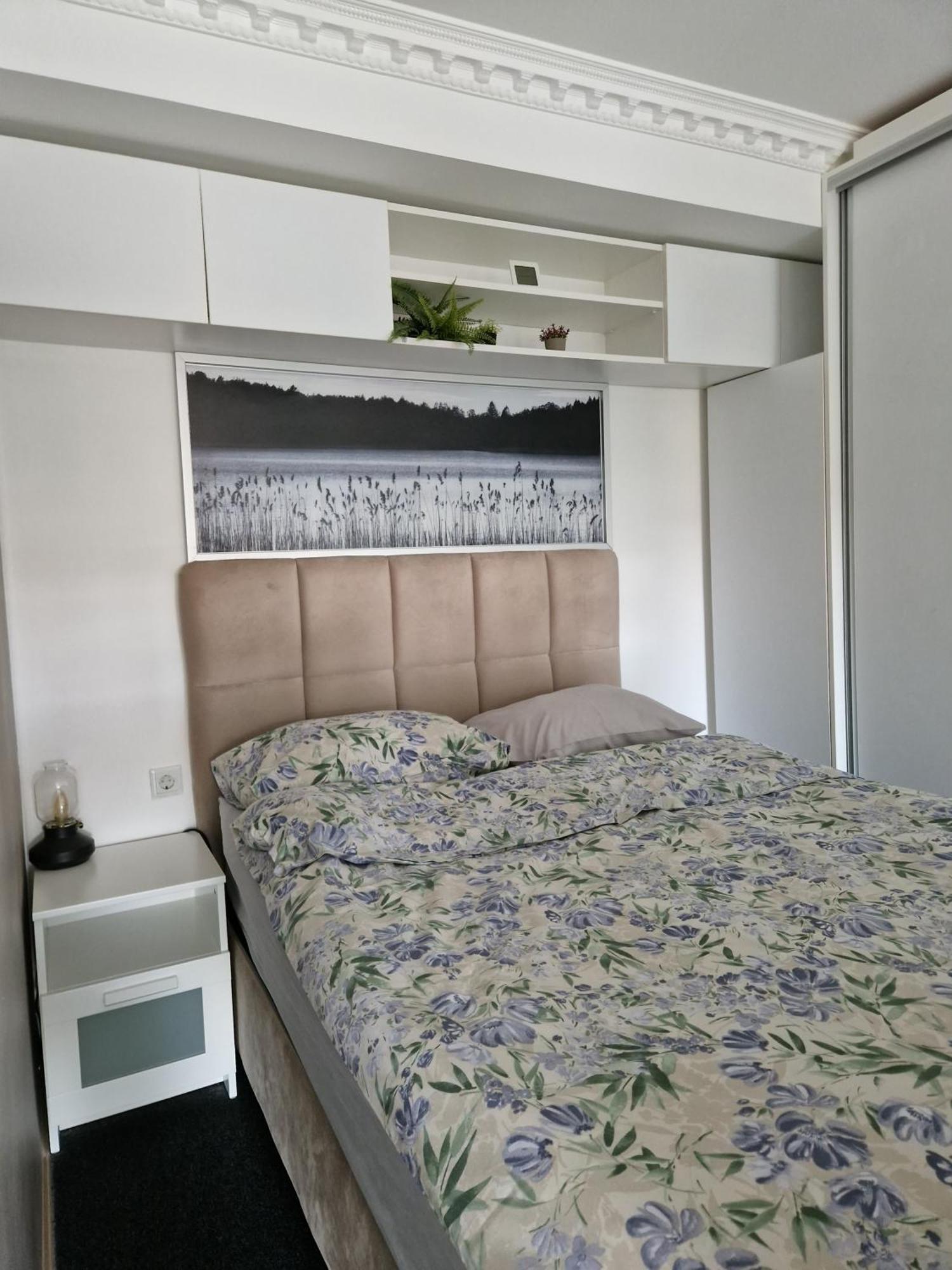 Apartament In Отопени Экстерьер фото